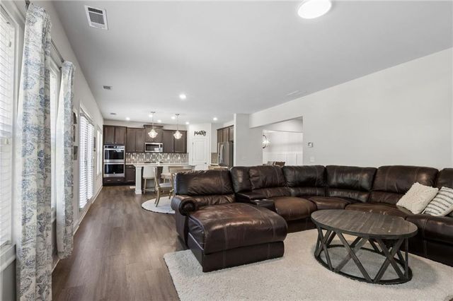 129 Grove View Road, Woodstock, GA 30189