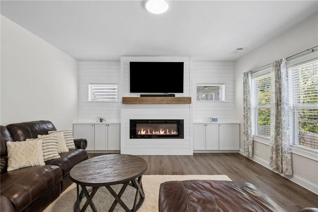 129 Grove View Road, Woodstock, GA 30189
