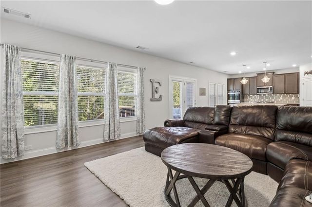 129 Grove View Road, Woodstock, GA 30189