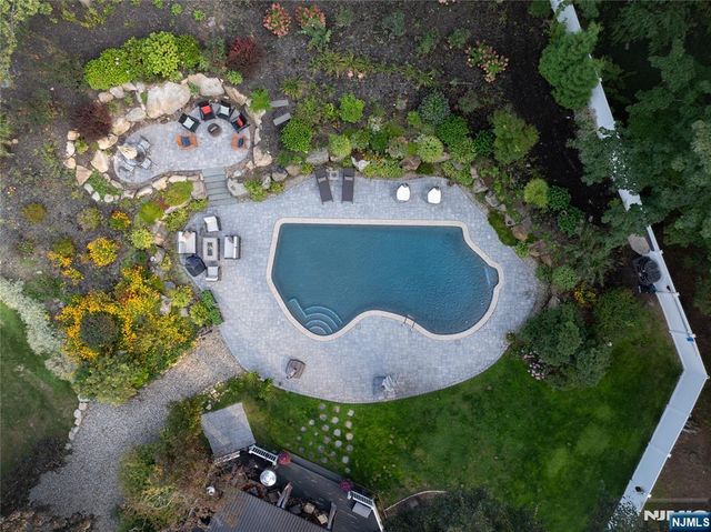 3 Osborne Court, Mahwah, NJ 07430