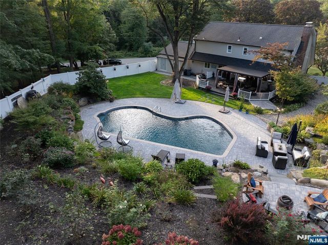 3 Osborne Court, Mahwah, NJ 07430