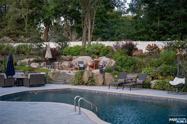 3 Osborne Court, Mahwah, NJ 07430