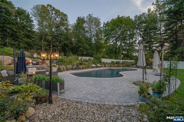 3 Osborne Court, Mahwah, NJ 07430