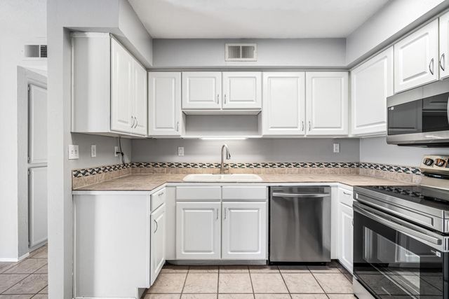 1391 Sunflower Circle S, Palm Springs, CA 92262