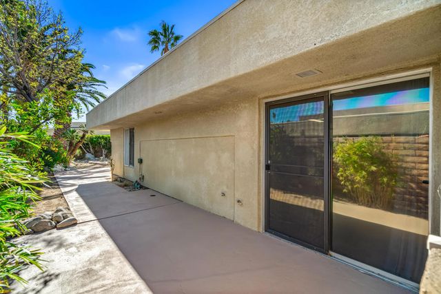 1391 Sunflower Circle S, Palm Springs, CA 92262