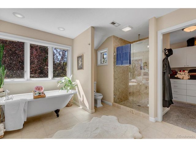 8748 Skyland Dr, Niwot, CO 80503