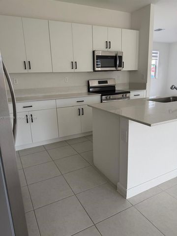 2638 SE 9th St, Homestead, FL 33035