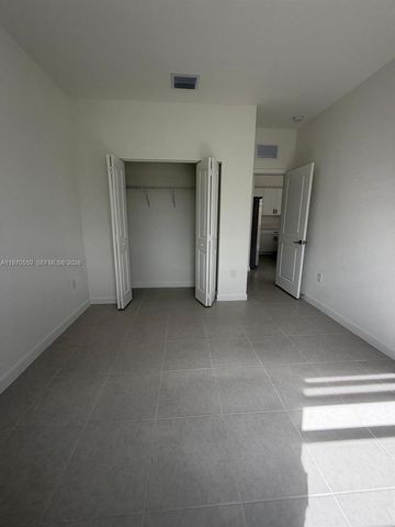 2638 SE 9th St, Homestead, FL 33035