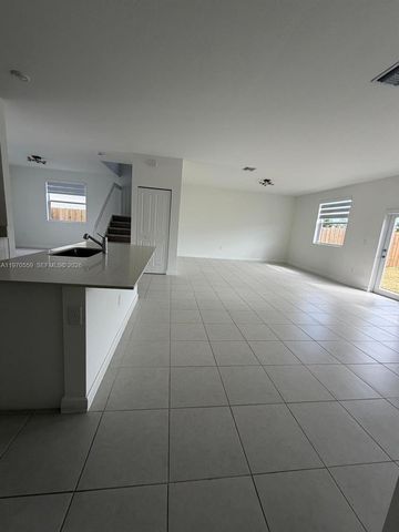 2638 SE 9th St, Homestead, FL 33035