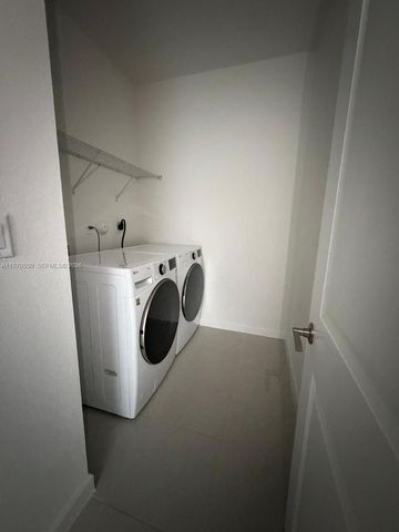 2638 SE 9th St, Homestead, FL 33035