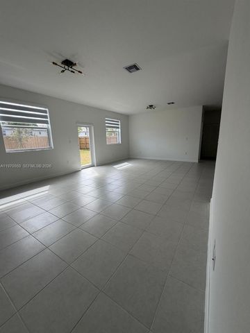 2638 SE 9th St, Homestead, FL 33035