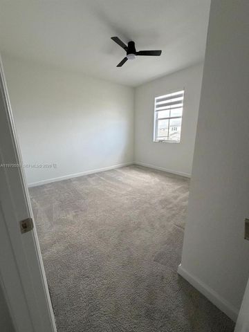 2638 SE 9th St, Homestead, FL 33035