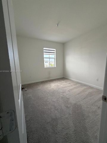 2638 SE 9th St, Homestead, FL 33035