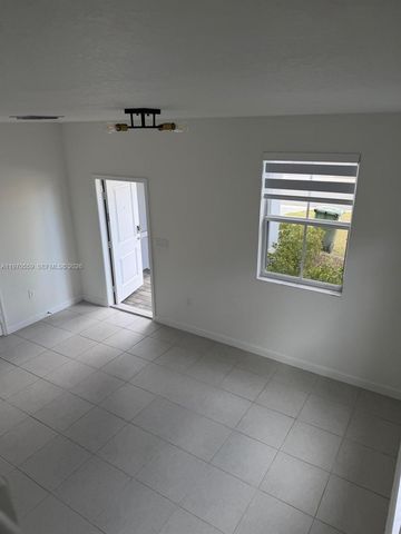 2638 SE 9th St, Homestead, FL 33035