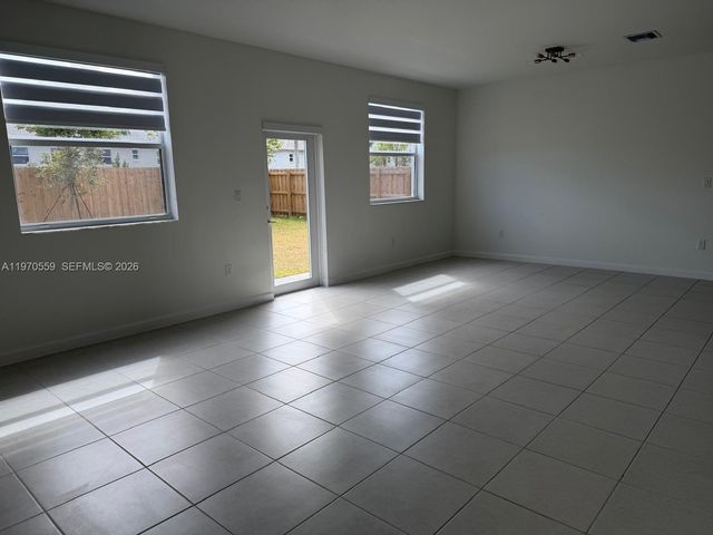 2638 SE 9th St, Homestead, FL 33035