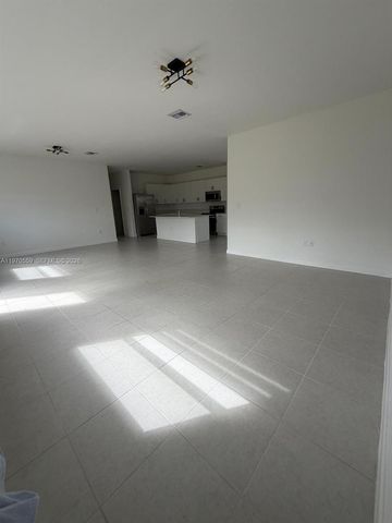 2638 SE 9th St, Homestead, FL 33035