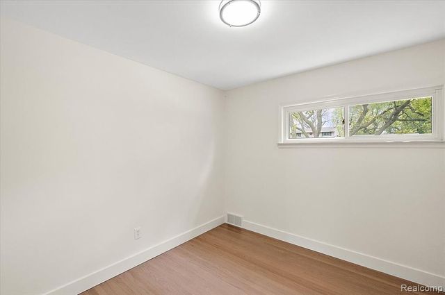 23344 Brookdale Boulevard, Saint Clair Shores, MI 48082