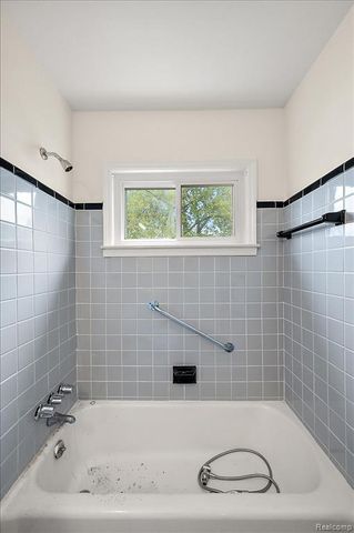 23344 Brookdale Boulevard, Saint Clair Shores, MI 48082