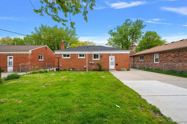 23344 Brookdale Boulevard, Saint Clair Shores, MI 48082