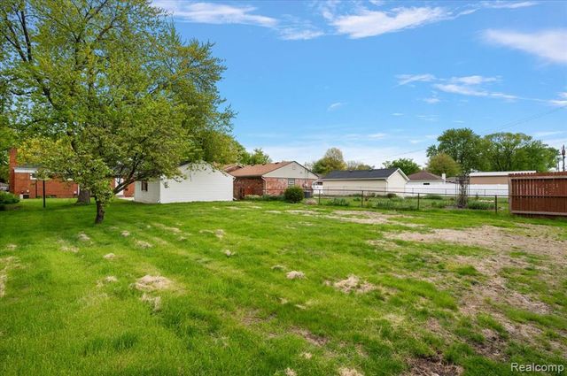 23344 Brookdale Boulevard, Saint Clair Shores, MI 48082