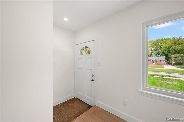 23344 Brookdale Boulevard, Saint Clair Shores, MI 48082