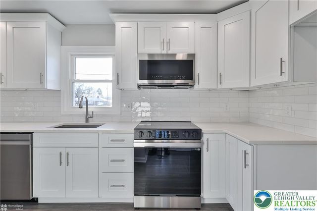 218 North 38th, South Whitehall Twp, PA 18104