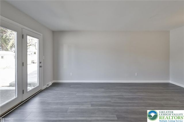 218 North 38th, South Whitehall Twp, PA 18104