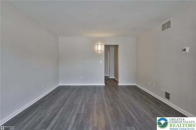 218 North 38th, South Whitehall Twp, PA 18104