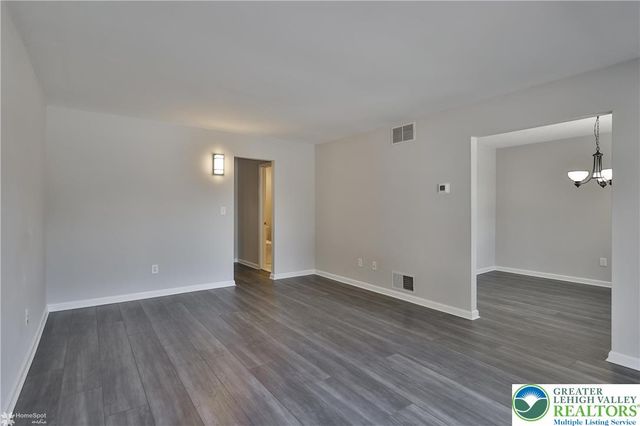 218 North 38th, South Whitehall Twp, PA 18104