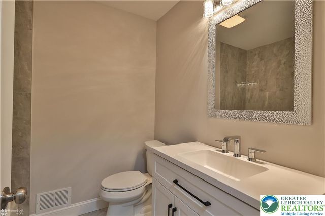 218 North 38th, South Whitehall Twp, PA 18104