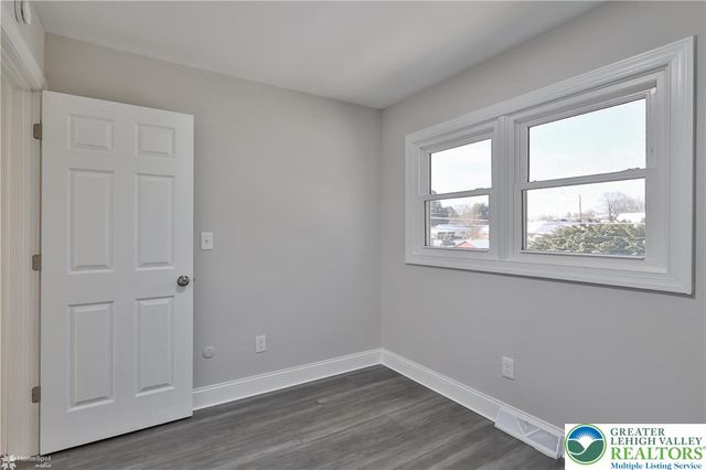 218 North 38th, South Whitehall Twp, PA 18104