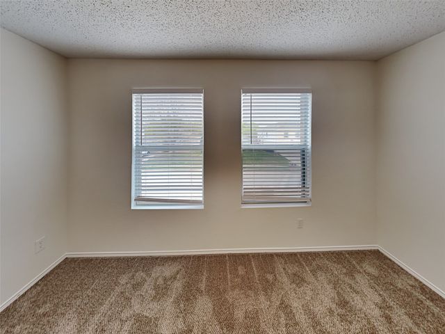 4059 Hunters Creek Drive, Fort Worth, TX 76123