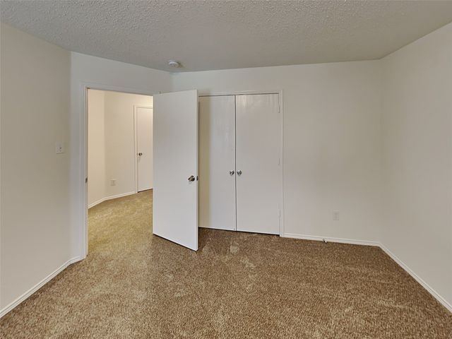 4059 Hunters Creek Drive, Fort Worth, TX 76123