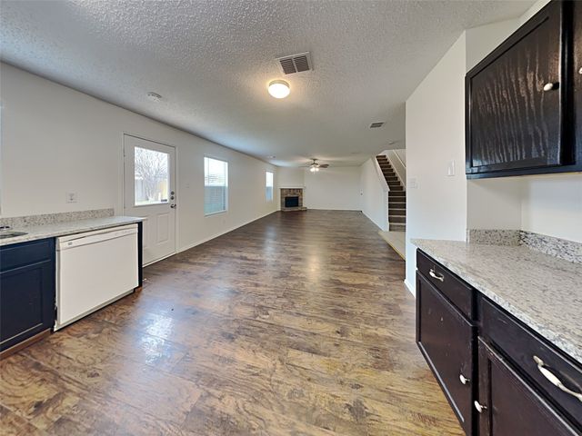 4059 Hunters Creek Drive, Fort Worth, TX 76123