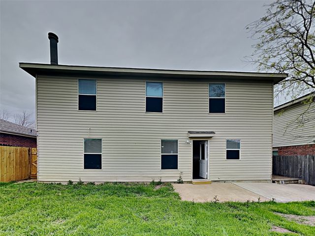 4059 Hunters Creek Drive, Fort Worth, TX 76123