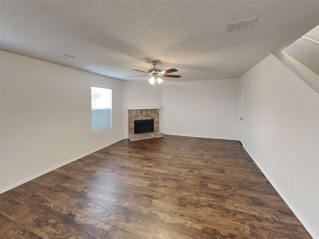 4059 Hunters Creek Drive, Fort Worth, TX 76123