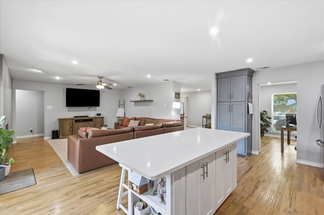 13051 Pennystone Drive, Farmers Branch, TX 75244