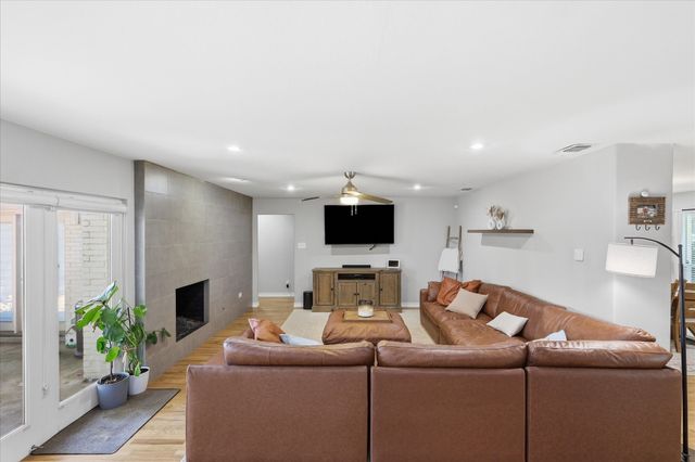 13051 Pennystone Drive, Farmers Branch, TX 75244