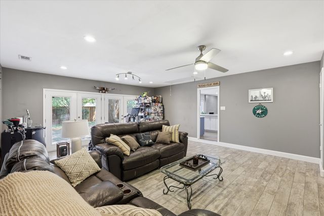 13051 Pennystone Drive, Farmers Branch, TX 75244