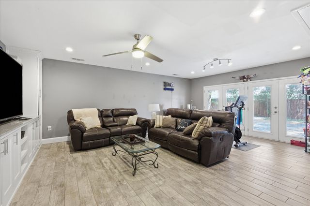 13051 Pennystone Drive, Farmers Branch, TX 75244