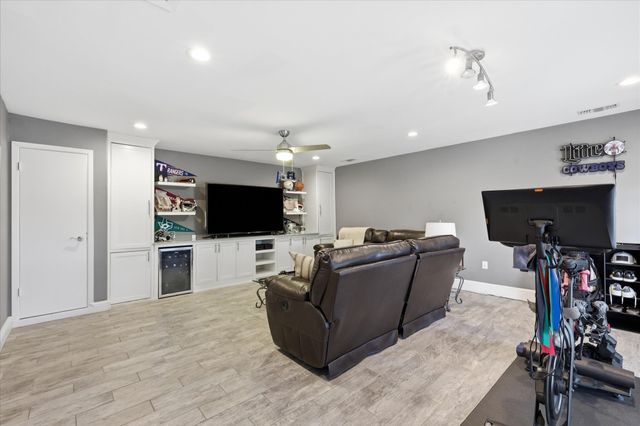 13051 Pennystone Drive, Farmers Branch, TX 75244