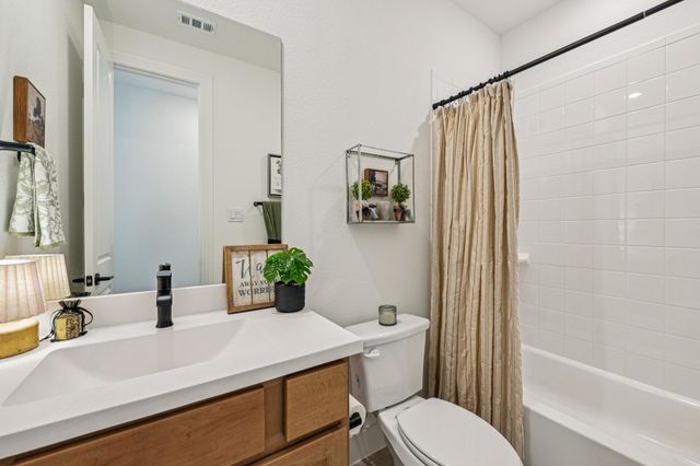 2264 Emerald Drive, Waxahachie, TX 75167