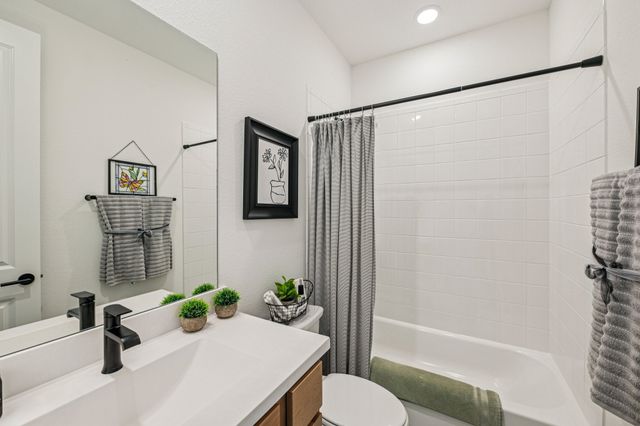 2264 Emerald Drive, Waxahachie, TX 75167