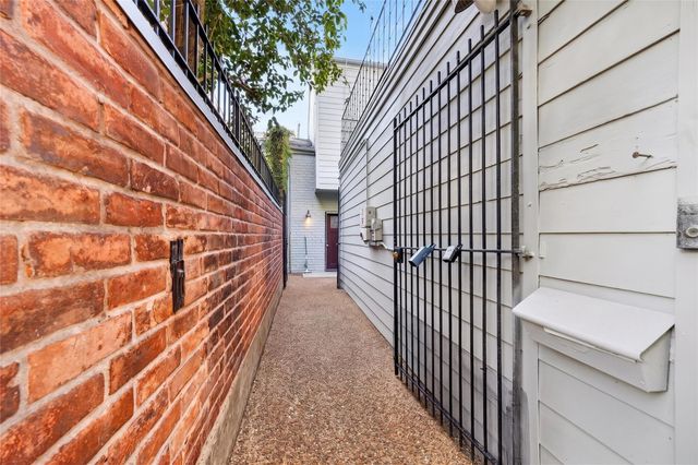 2409 Branard Street, Houston, TX 77098