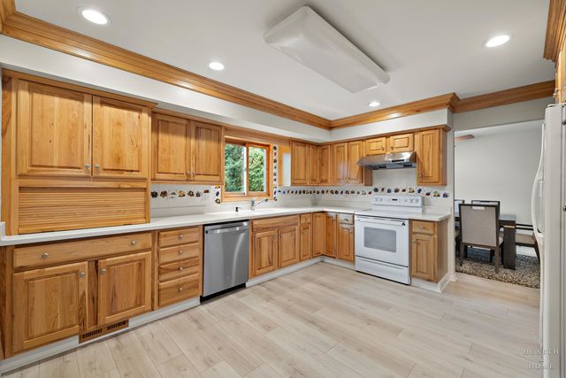 847 Hemlock Drive, Sleepy Hollow, IL 60118