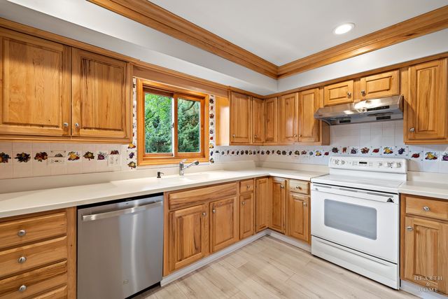 847 Hemlock Drive, Sleepy Hollow, IL 60118