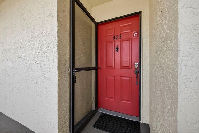 1750 HARBOR PLACE S 303, South Pasadena, FL 33707