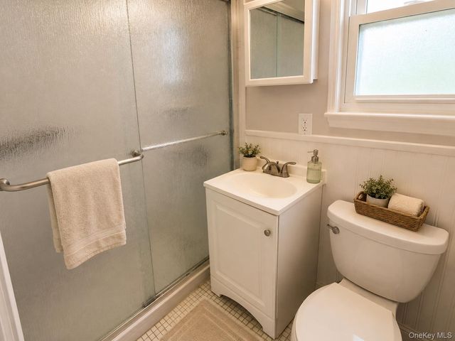 34 Lisa Court, Syosset, NY 11791