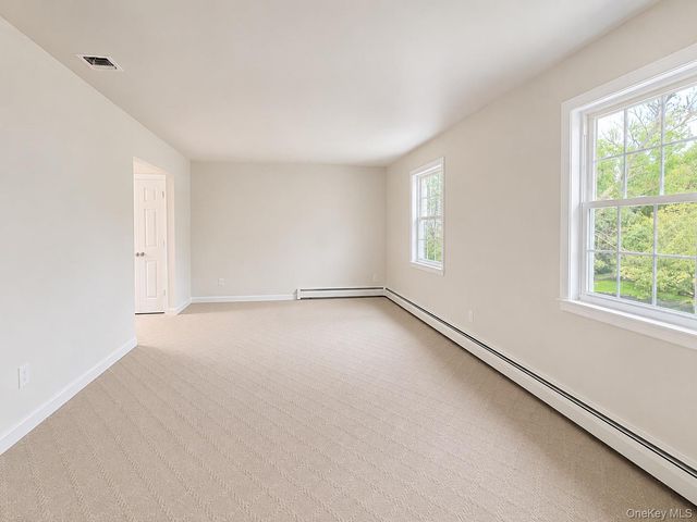 34 Lisa Court, Syosset, NY 11791