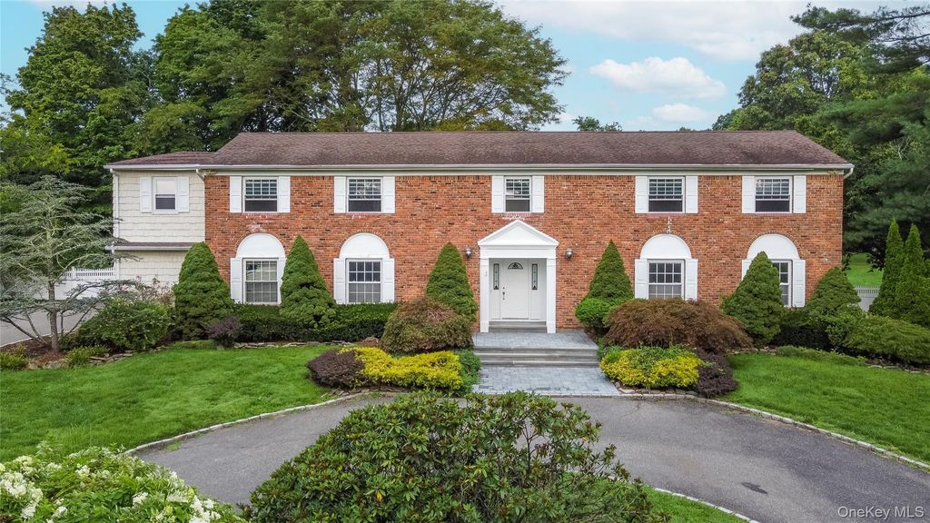 34 Lisa Court, Syosset, NY 11791 — exterior